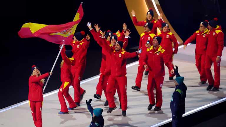 Los atletas españoles en el acto inaugural de los Juegos de Invierno 2026
