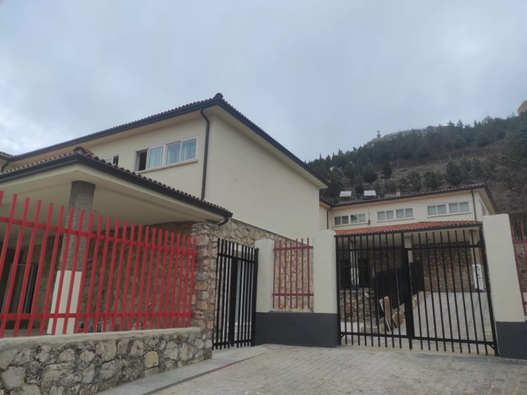 Autobuses, aulas vacías y despoblación, así es estudiar en la Serranía Alta conquense