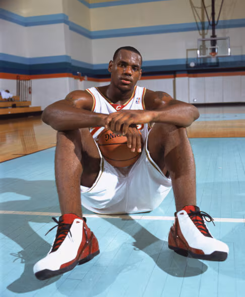 Fotografía del legado de LeBrone James en la NBA durante su temporada en los Cleveland Cavaliers