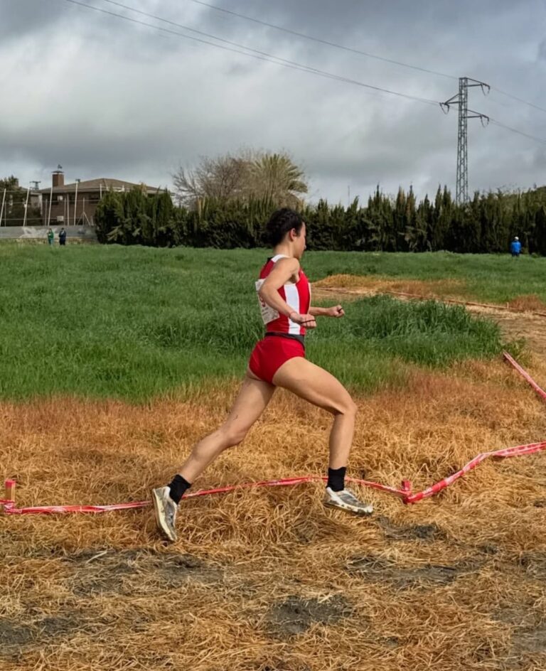 Silvia Rey usa la fisioterapia para el podio universitario