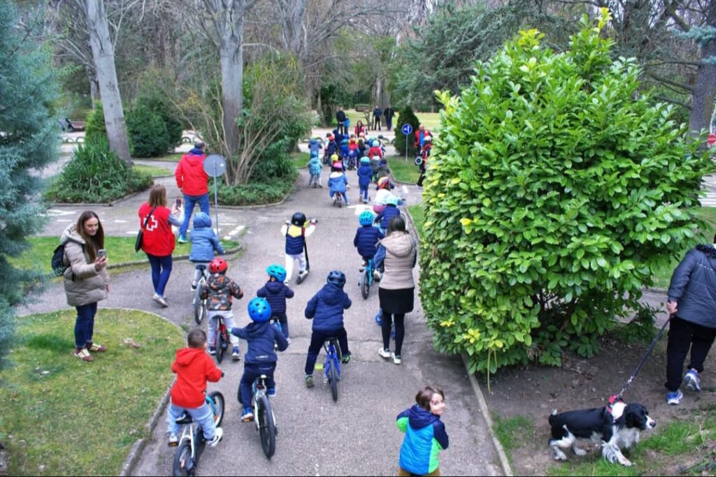 Más de 100 niños asistieron al circuito 'Mini Héroes' organizado por Cruz Roja.