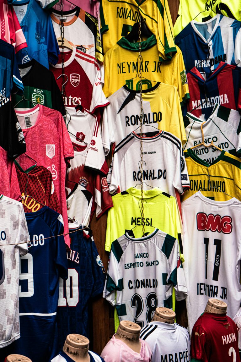 Más que un juego: cómo el diseño construye la identidad del fútbol