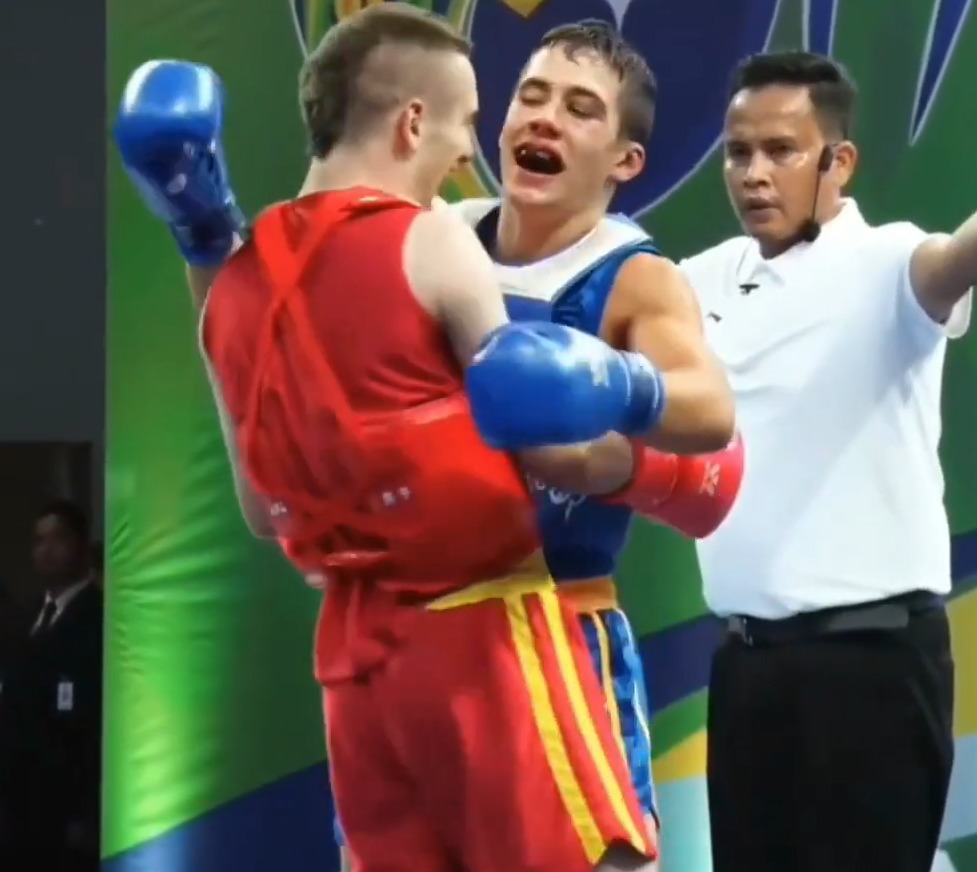 Combate contra su amigo portugués