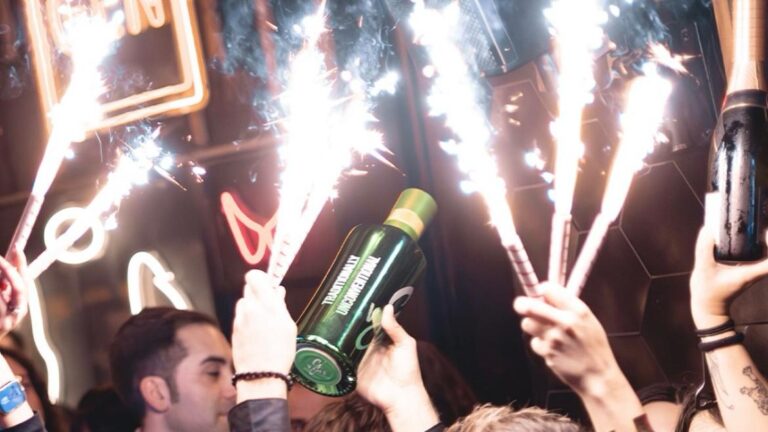 Las fiestas universitarias, una parte clave del estudiante de Cuenca