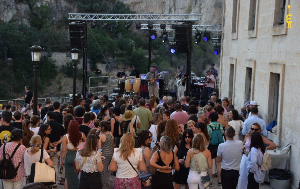 Publico disfrutando de un corcierto de la progrmación. Fuente: Estival