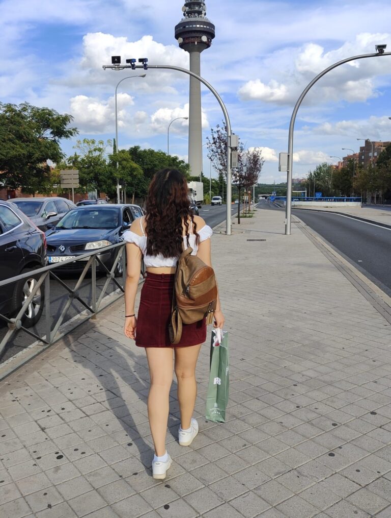 “Vivir en espera”: migrar, cumplir… y seguir sin papeles en España