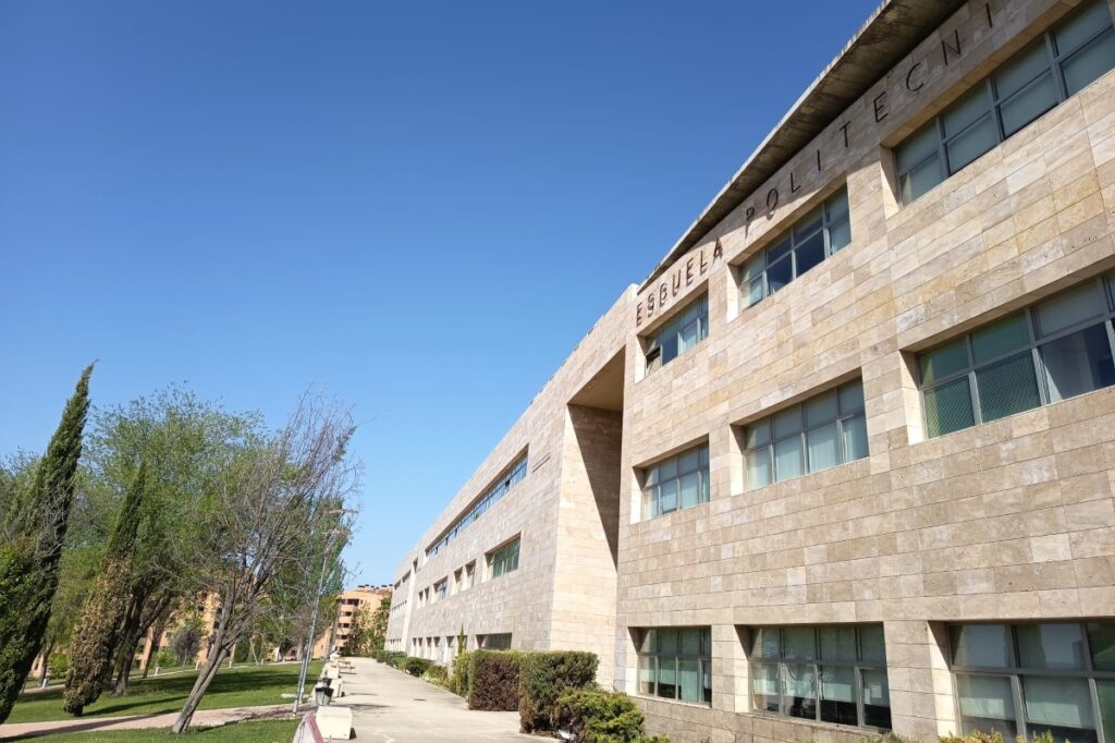 La Escuela Politécnica de Cuenca ofrece grados en Ingeniería Biomédica, Ingeniería de Telecomunicaciones e Ingeniería de Edificación, pero la presencia de matriculadas todavía se aleja de la igualdad de género.